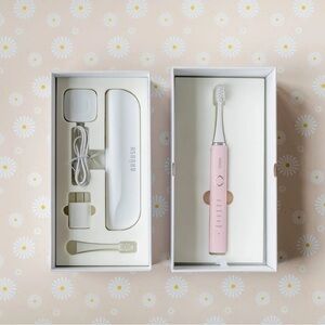 BRUUSH ORAL CARE INC: BRUUSH ELECTRIC TOOTHBRUSH KIT
